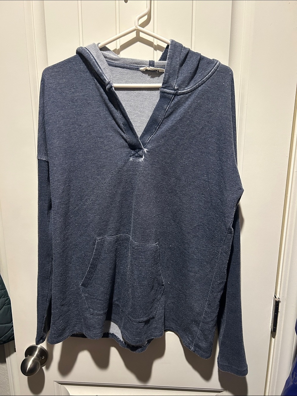Lucky Brand Women's Navy Blue V-Neck Hooded Sweater